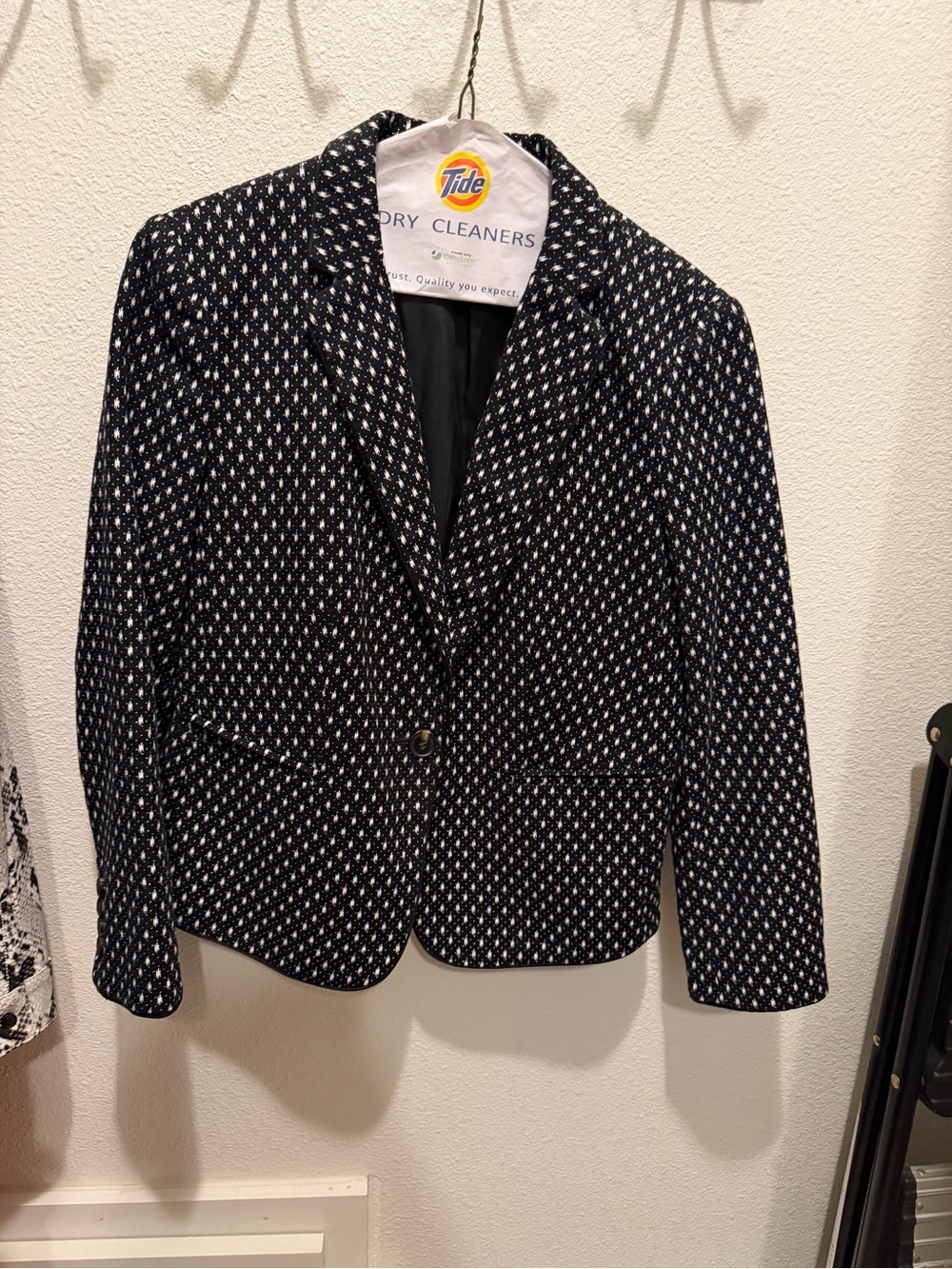 Ann Taylor Black and White Patterned Single-Button Blazer